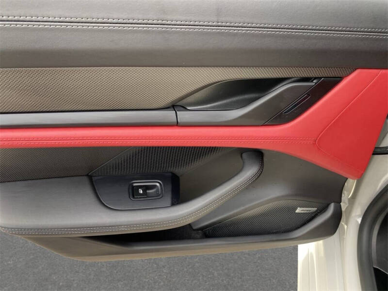 2024 Porsche Taycan GTS Sport Turismo