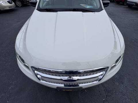 2011 Ford Taurus SE