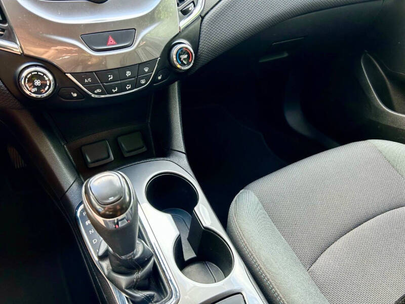 2017 Chevrolet Cruze LT Auto