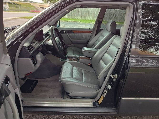1994 Mercedes-Benz E-Class E 320