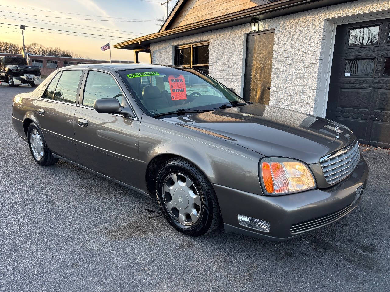 Tan 2000 Cadillac DeVille Base 4dr Sedan 2