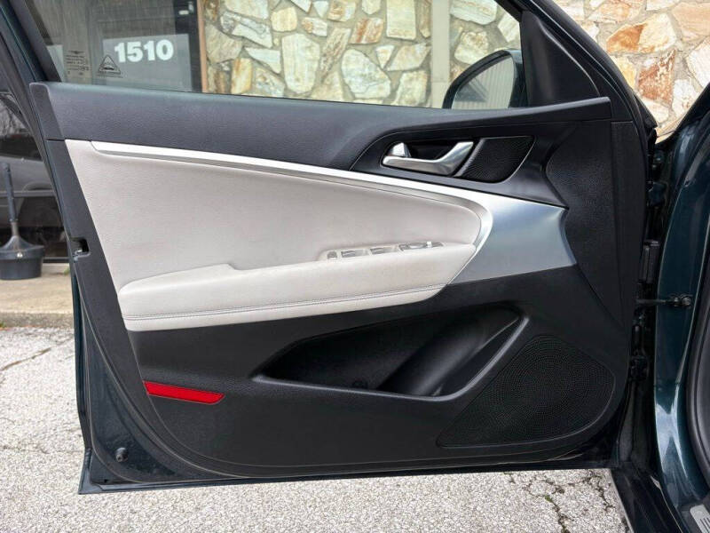 2023 Genesis G70