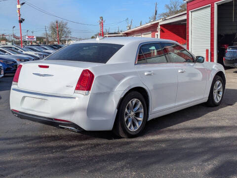 2016 Chrysler 300