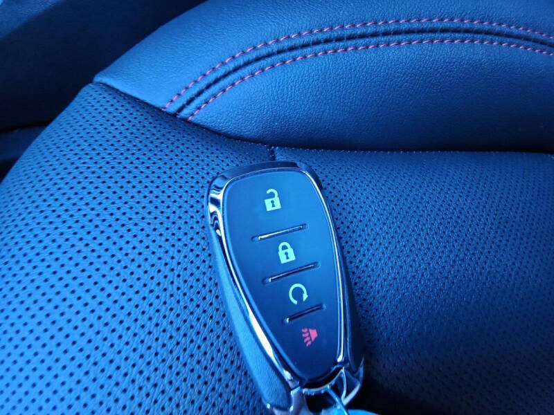 2025 Chevrolet Trax RS