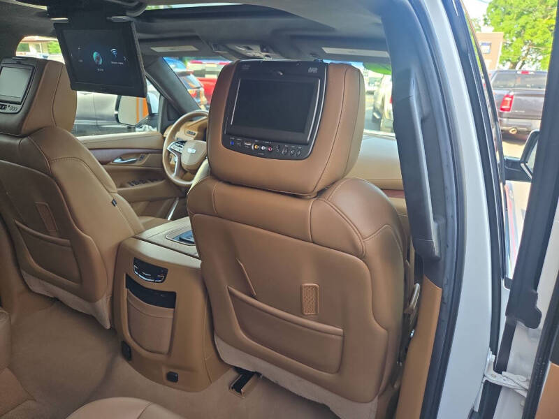 2017 Cadillac Escalade Platinum