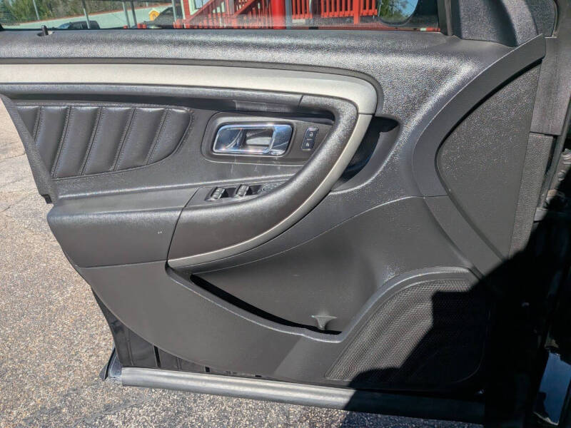 2018 Ford Taurus SEL