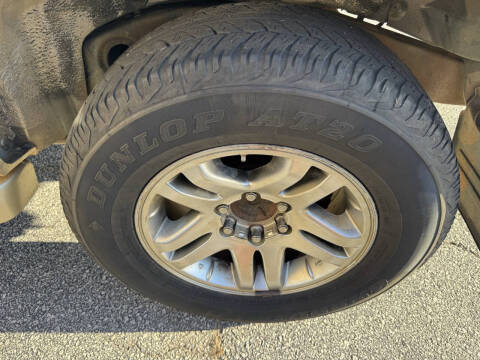 2005 Toyota Sequoia SR5