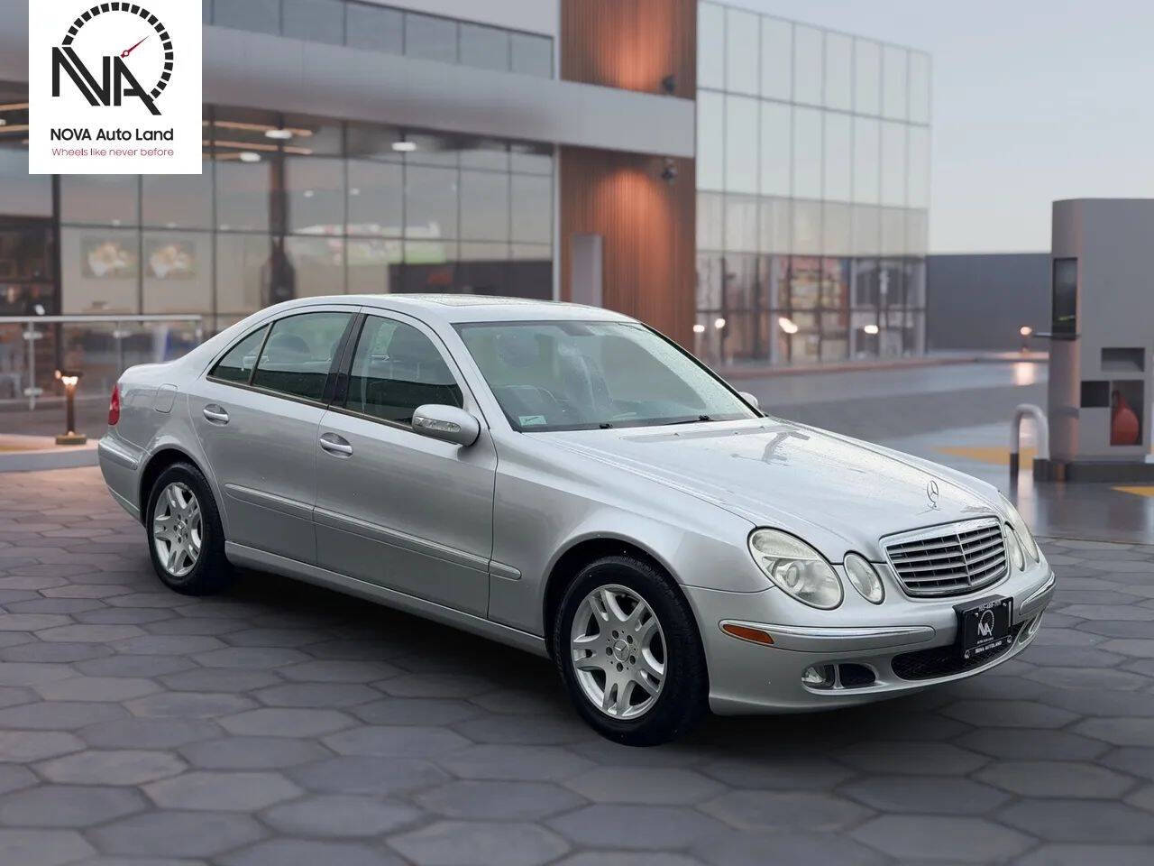 Silver 2006 Mercedes-Benz E-Class E 350 4MATIC AWD E 350 4MATIC 4dr Sedan 2