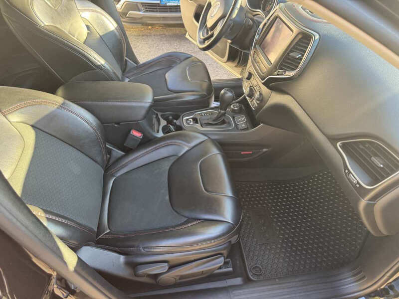 2020 Jeep Cherokee Trailhawk