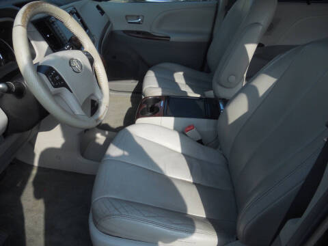 2012 Toyota Sienna XLE 7-Passenger