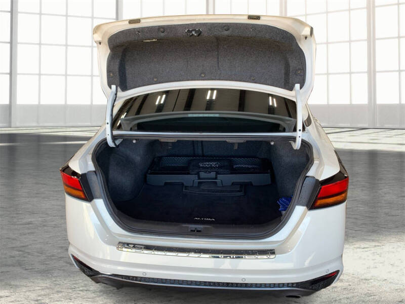 2022 Nissan Altima 2.5 SR