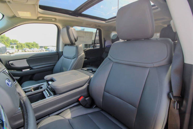2027 Ford Expedition MAX Active