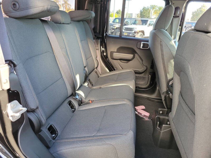 2026 Jeep Gladiator Sport S