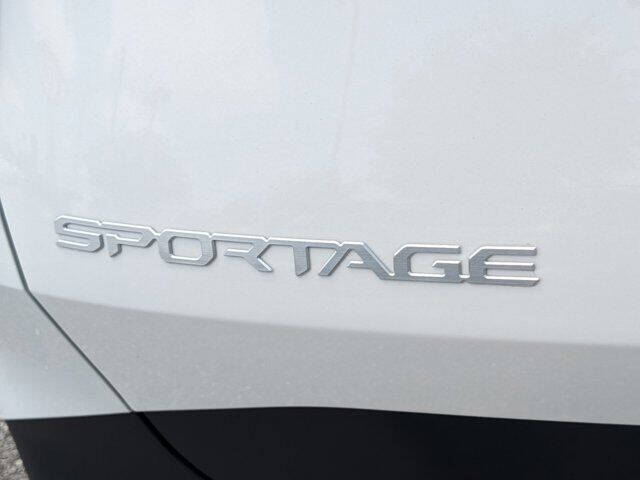 2024 Kia Sportage Hybrid LX