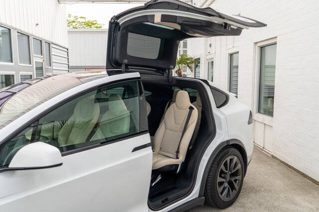 2022 Tesla Model X 53