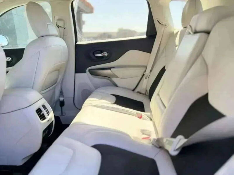2021 Jeep Cherokee Latitude Plus