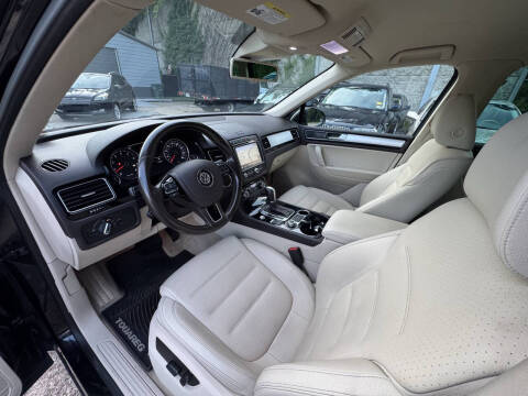 2016 Volkswagen Touareg VR6 Sport