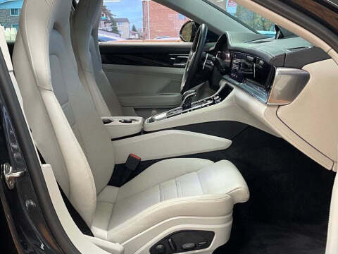 2022 Porsche Panamera 4S E-Hybrid