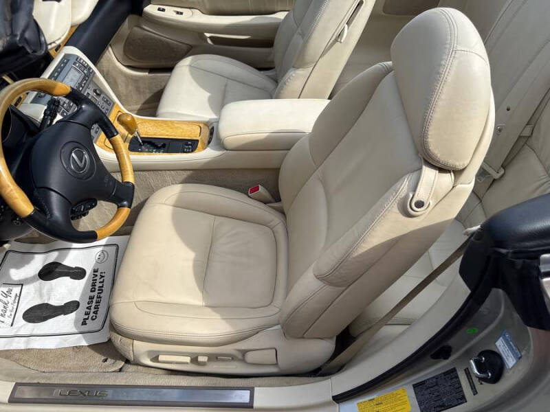 2004 Lexus SC 430