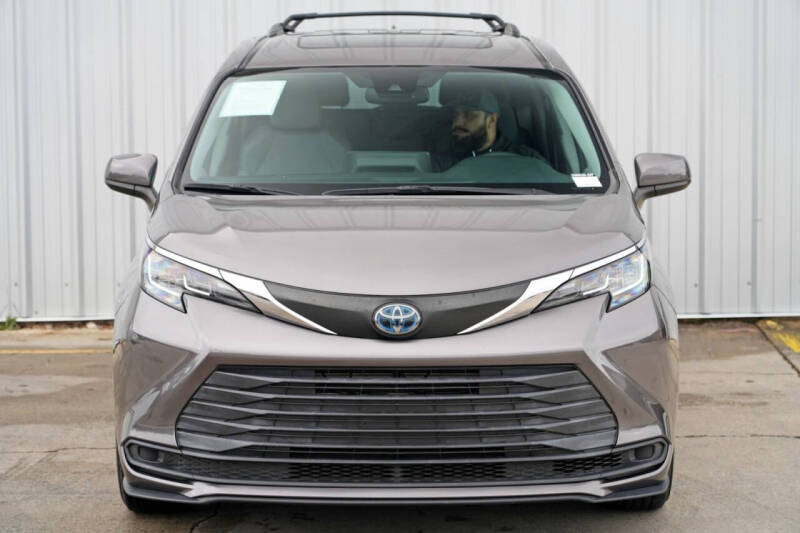 2021 Toyota Sienna LE 8-Passenger