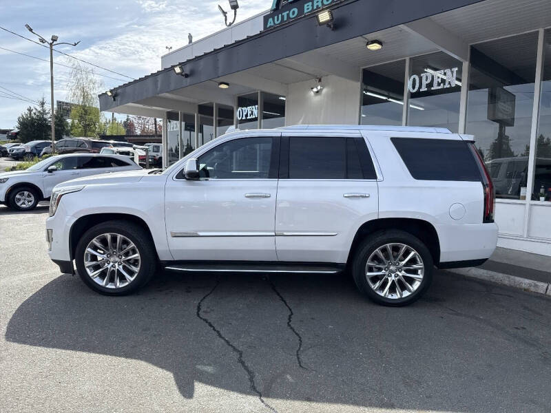 2018 Cadillac Escalade Luxury