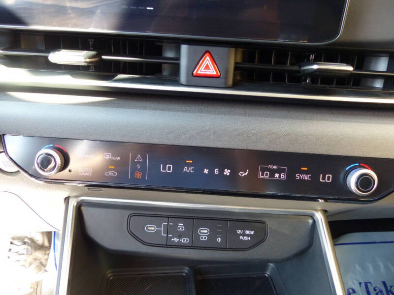 2025 Kia Carnival EX