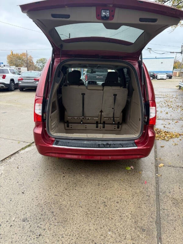 2015 Chrysler Town and Country Touring-L