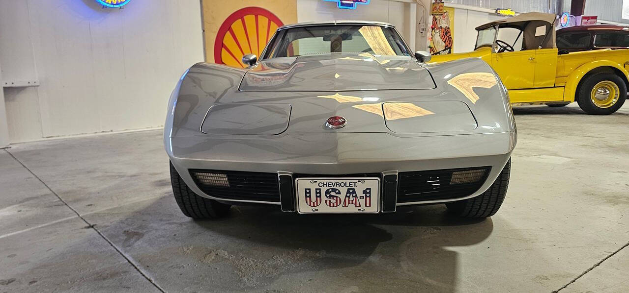 1976 Chevrolet Corvette Stingray 9