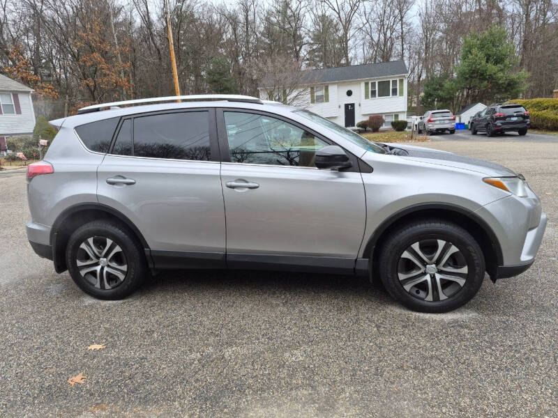 Image of 2016 Toyota RAV4 LE