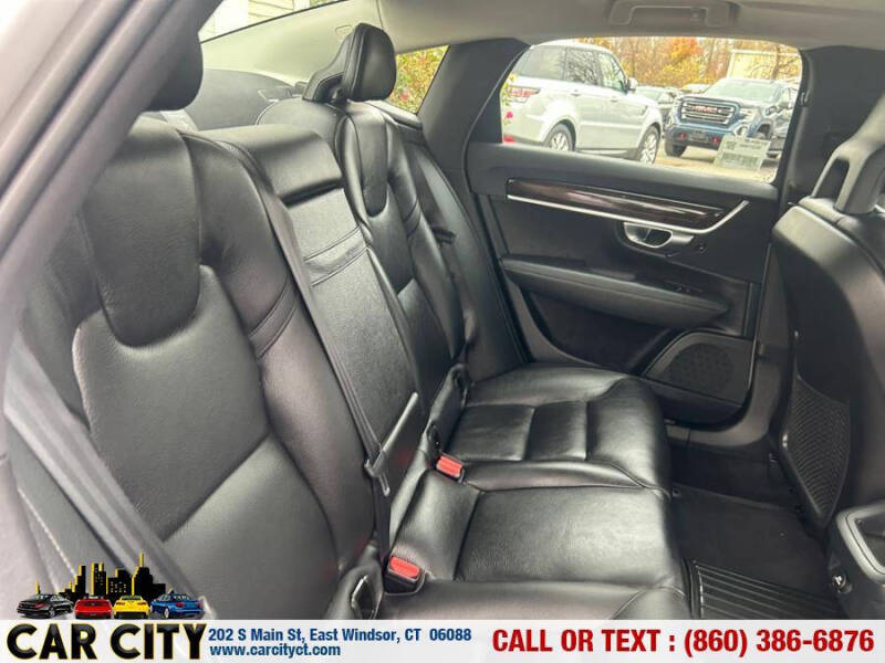 2017 Volvo S90 T6 Momentum