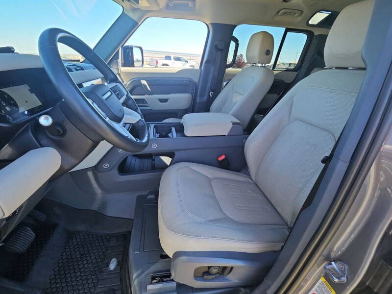 2020 Land Rover Defender 110 SE