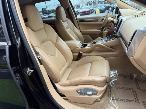 2014 Porsche Cayenne Platinum