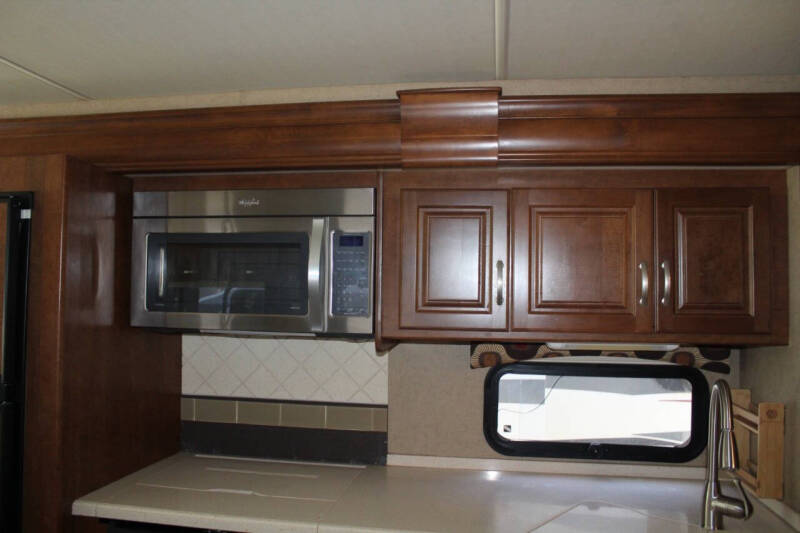 2015 Thor Motor Coach Challenger 37DT