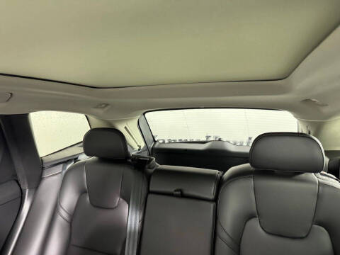 2024 Volvo XC60 B5 Core Dark Theme