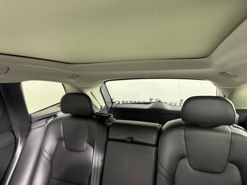 2024 Volvo XC60 B5 Core Dark Theme