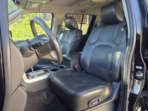 2012 Nissan Pathfinder LE