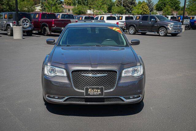 2017 Chrysler 300 Limited