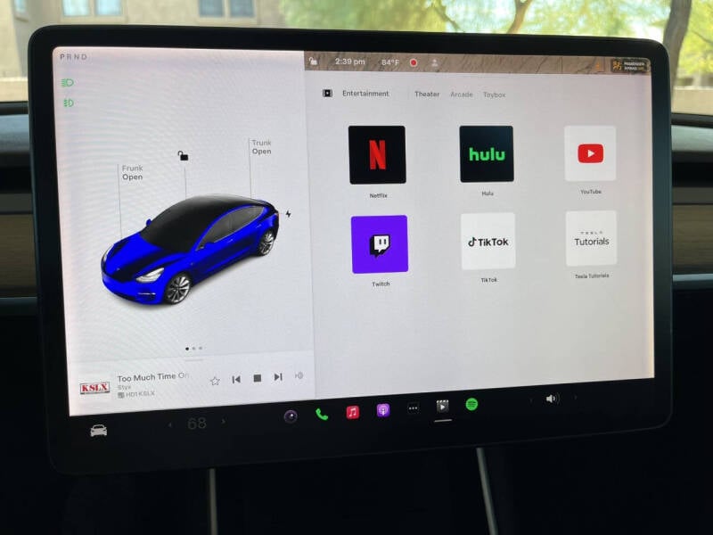 2019 Tesla Model 3 Base photo 18