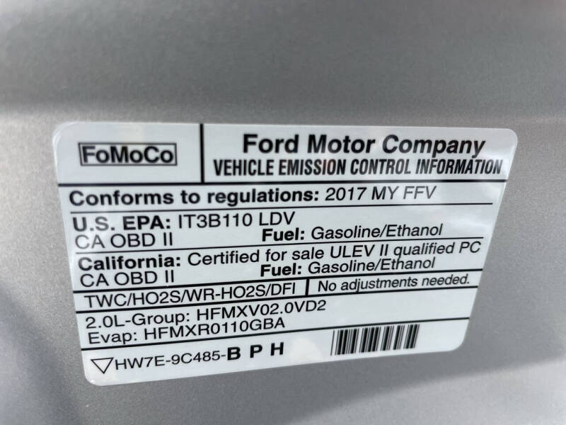 2017 Ford Focus SE photo 32