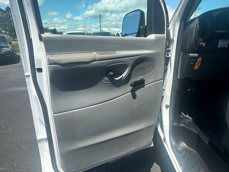 2005 Ford E-Series E-350 SD XL