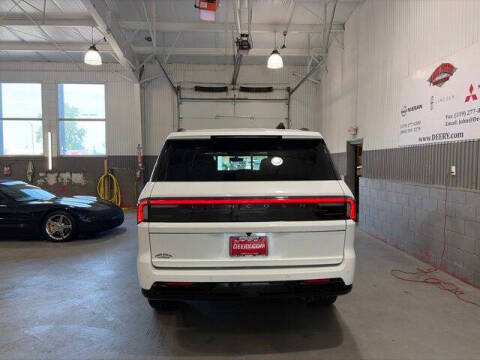 2027 Lincoln Navigator Reserve
