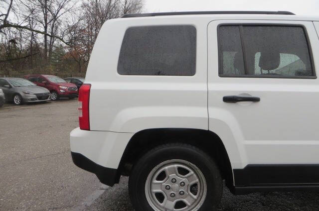 2011 Jeep Patriot null photo 23