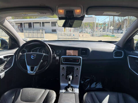 2018 Volvo V60 Cross Country T5 Platinum