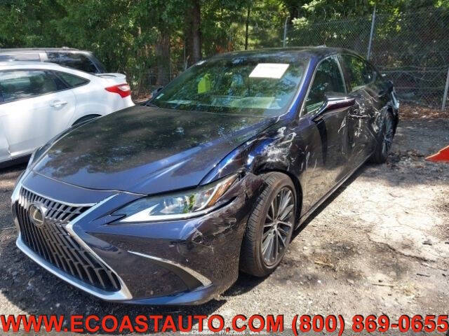 2025 Lexus ES Hybrid 300h's photo