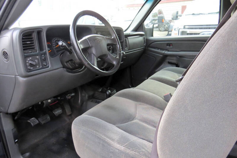 2005 Chevrolet Silverado 3500 LS