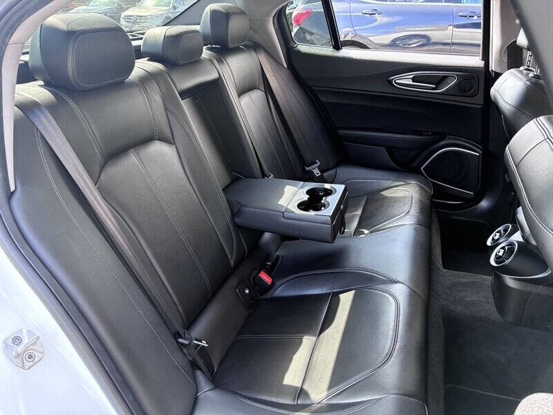 2019 Alfa Romeo Giulia Sport