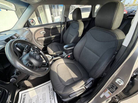 2016 Kia Soul +