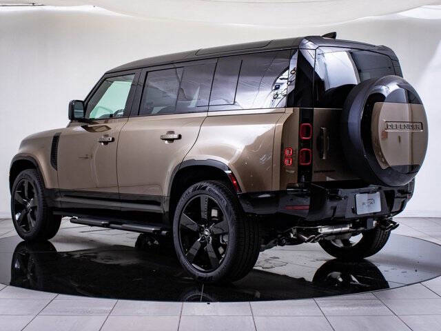 2025 Land Rover Defender 110 P500 X-Dynamic SE