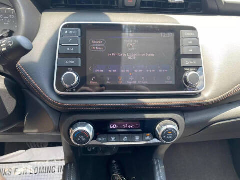 2020 Nissan Kicks SR