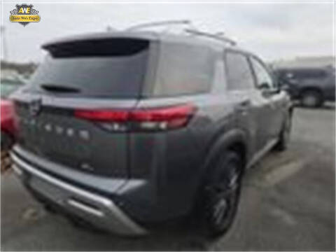 2024 Nissan Pathfinder SL